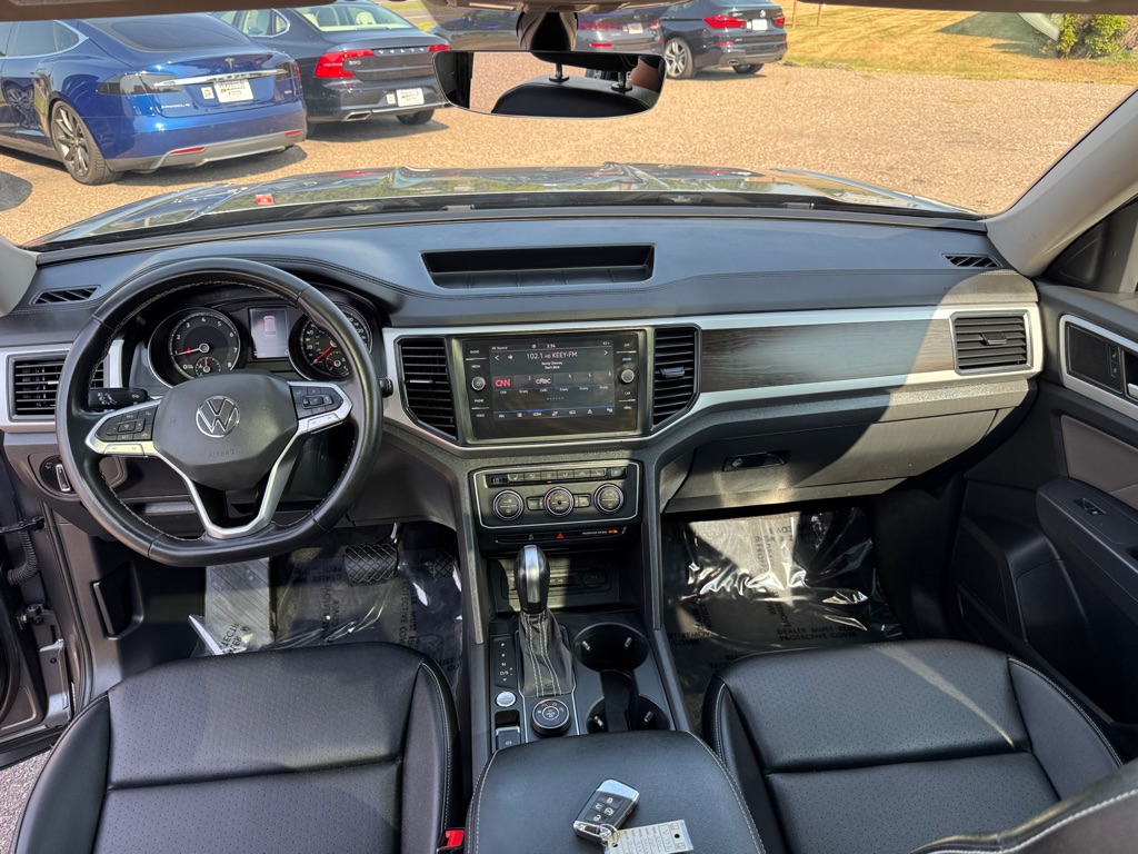 Photo 32 of this VOLKSWAGEN ATLAS