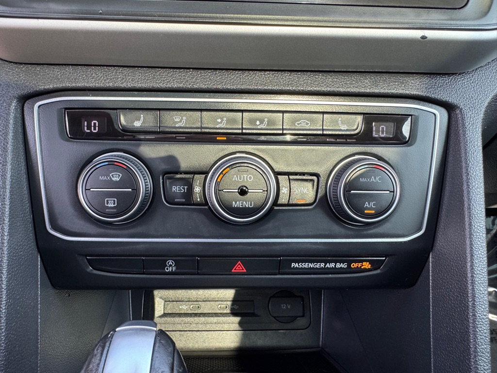 Photo 39 of this VOLKSWAGEN ATLAS