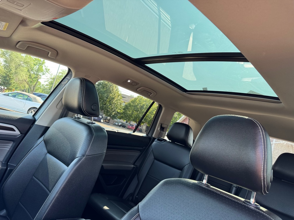 Photo 34 of this VOLKSWAGEN ATLAS