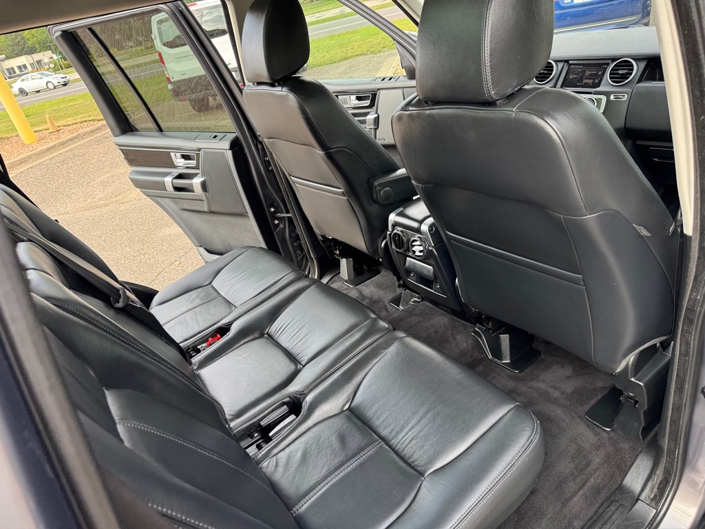 Photo 26 of this LAND ROVER LR4