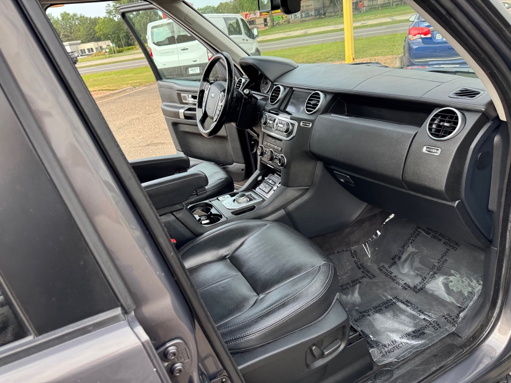 Photo 29 of this LAND ROVER LR4