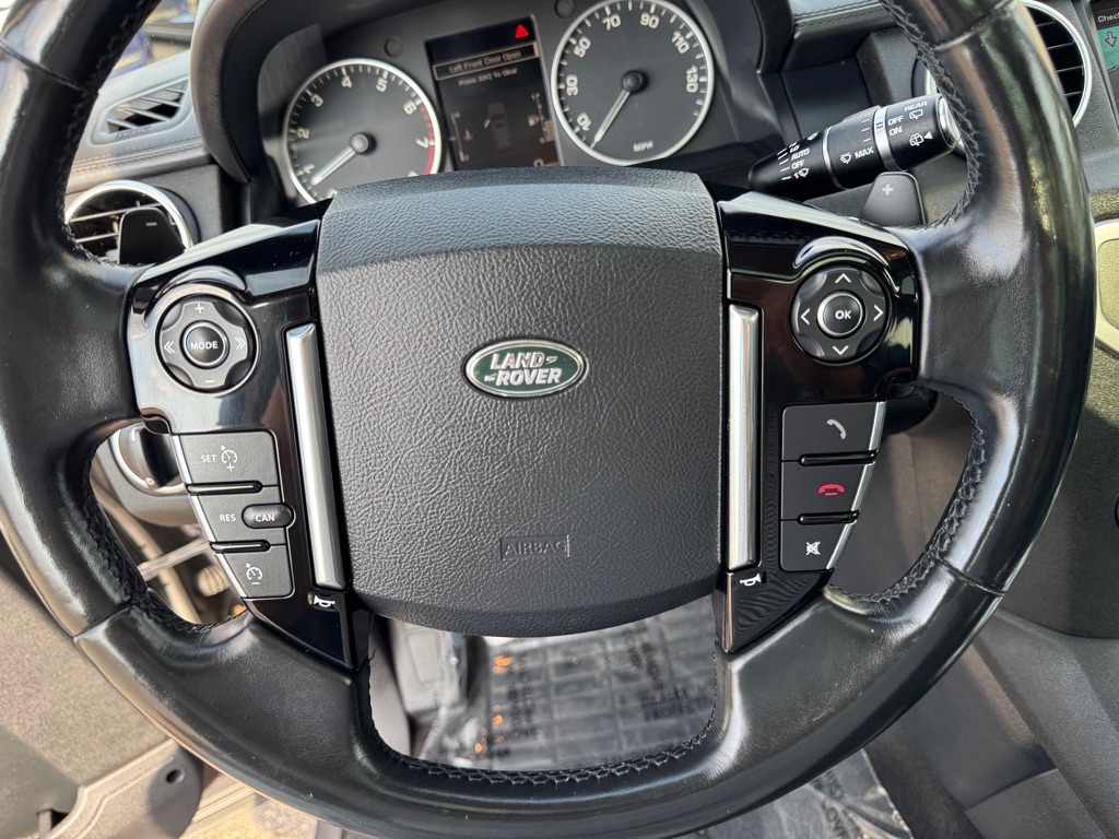 Photo 48 of this LAND ROVER LR4