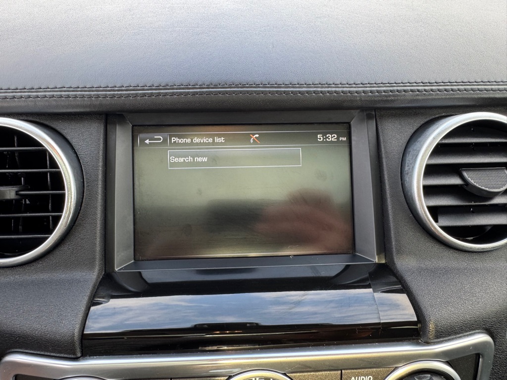 Photo 43 of this LAND ROVER LR4