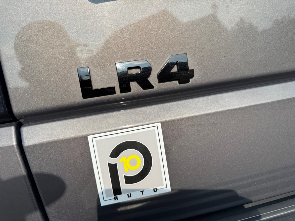 Photo 55 of this LAND ROVER LR4