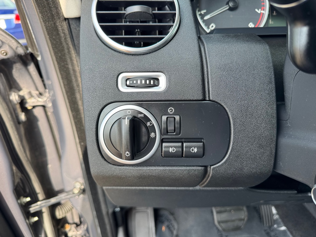 Photo 52 of this LAND ROVER LR4