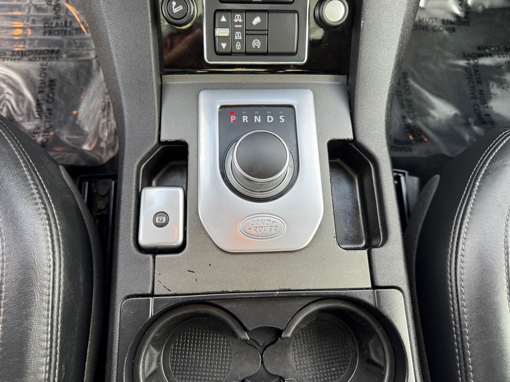 Photo 37 of this LAND ROVER LR4