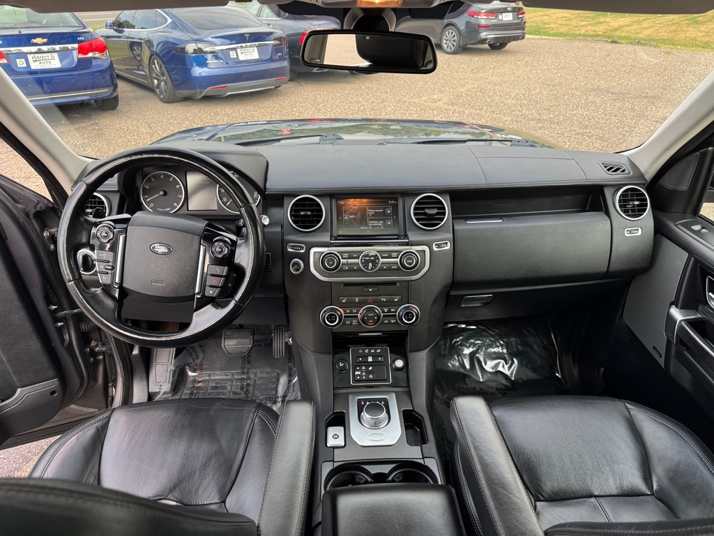 Photo 33 of this LAND ROVER LR4