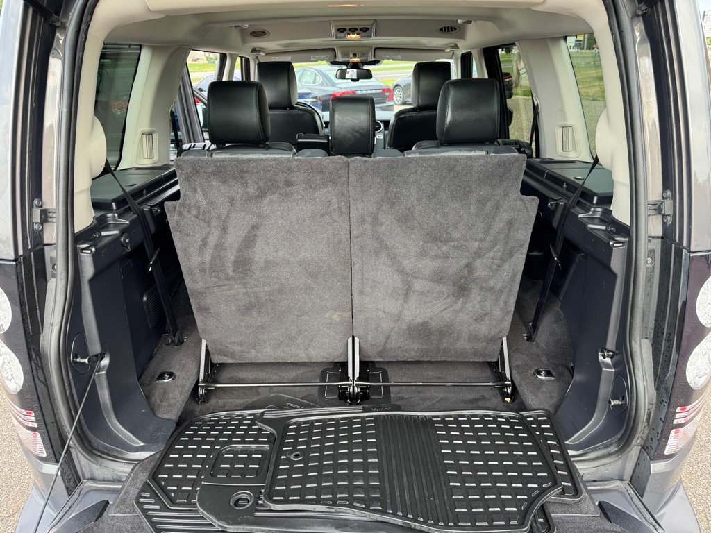 Photo 23 of this LAND ROVER LR4