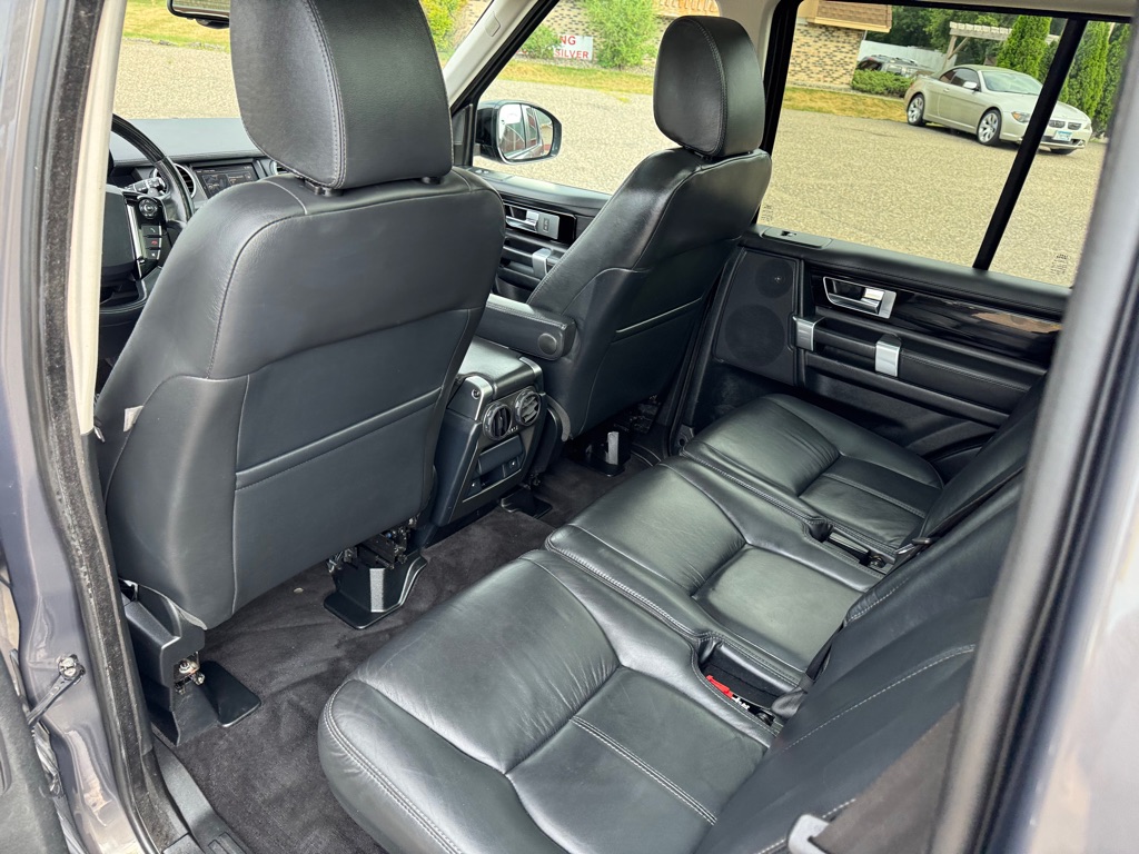 Photo 21 of this LAND ROVER LR4