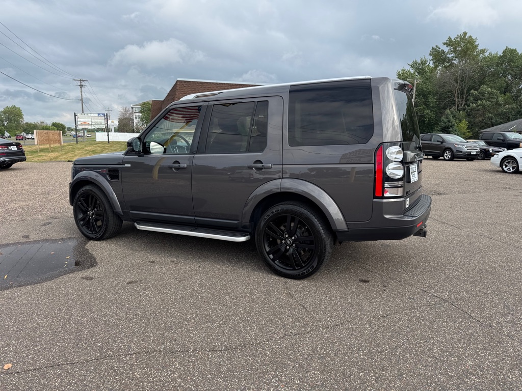 Photo 8 of this LAND ROVER LR4