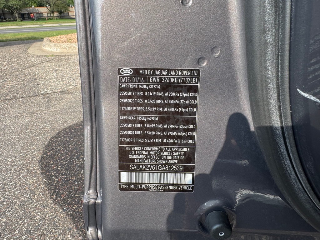 Photo 57 of this LAND ROVER LR4