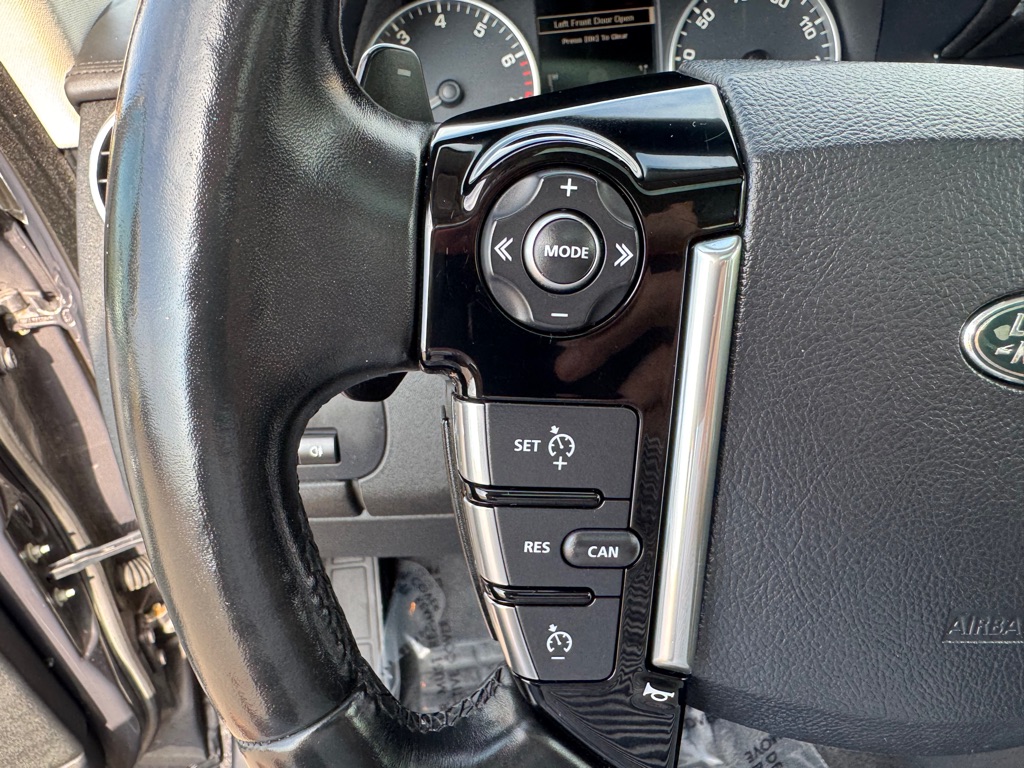 Photo 49 of this LAND ROVER LR4