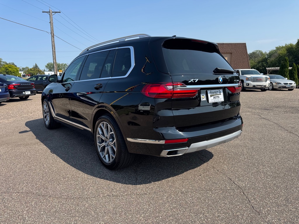 Photo 7 of this BMW X7
