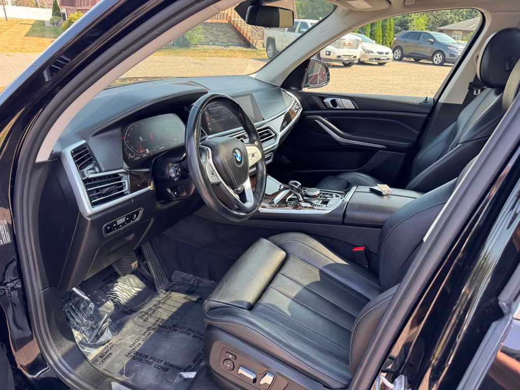 Photo 14 of this BMW X7