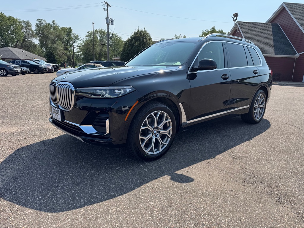 Photo 10 of this BMW X7