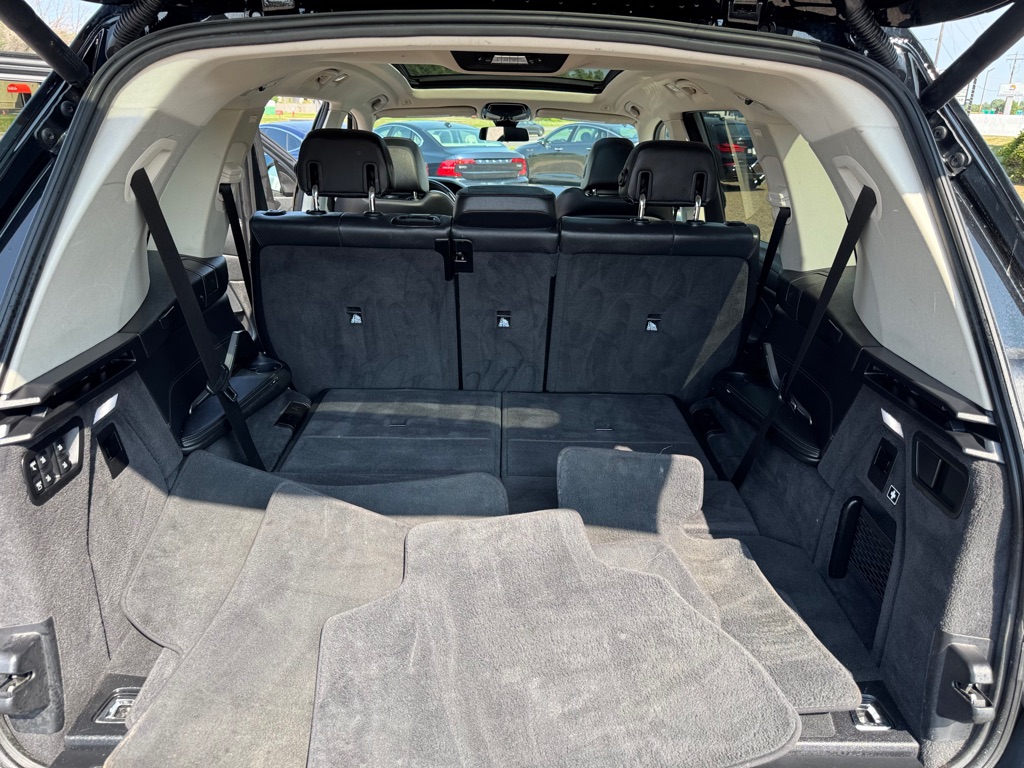 Photo 23 of this BMW X7