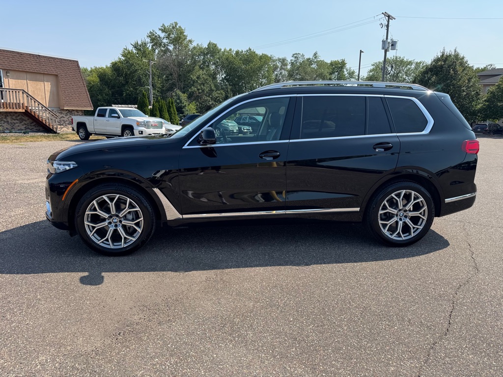 Photo 9 of this BMW X7
