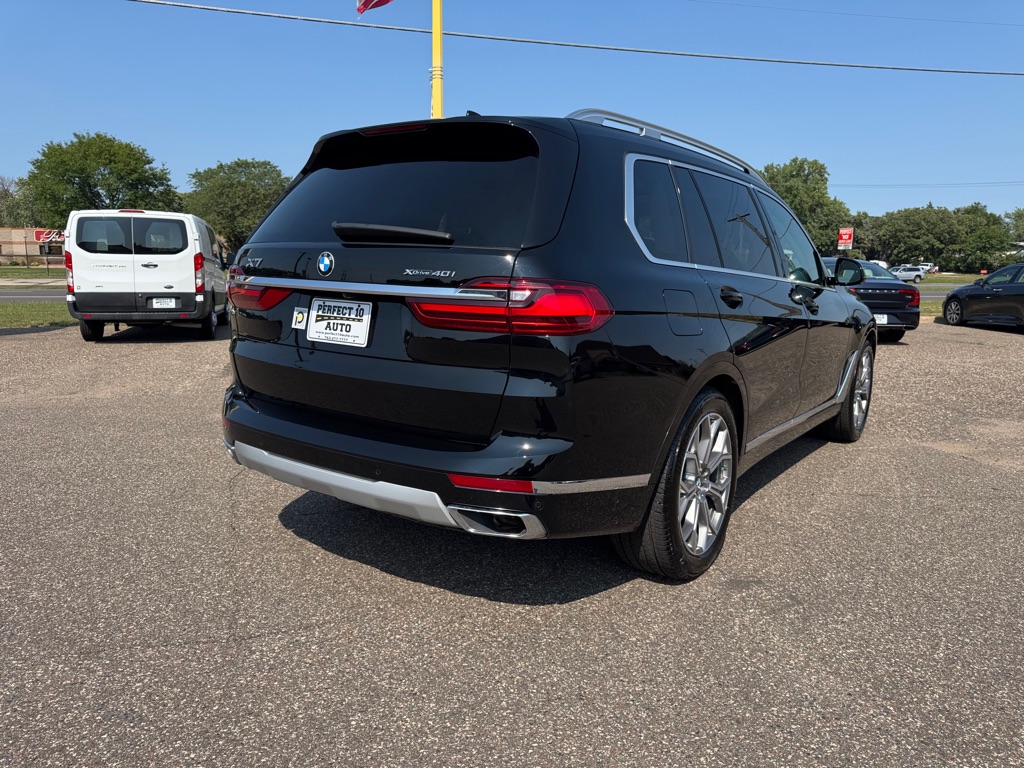 Photo 5 of this BMW X7