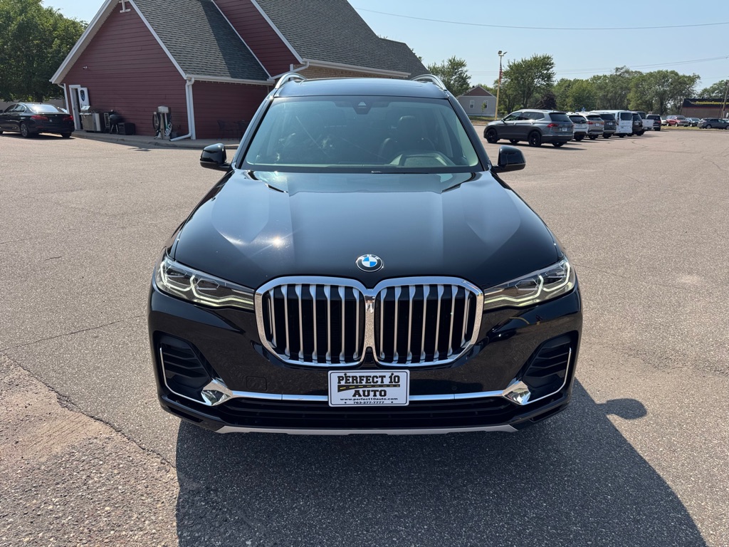 Photo 12 of this BMW X7
