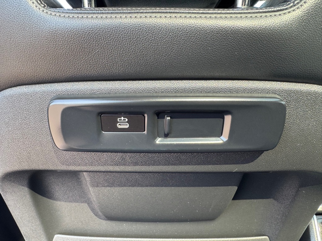 Photo 36 of this BMW X7