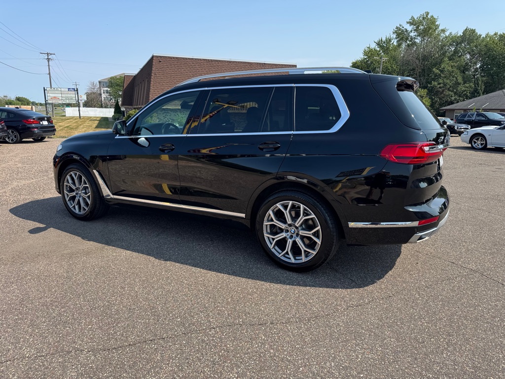 Photo 8 of this BMW X7