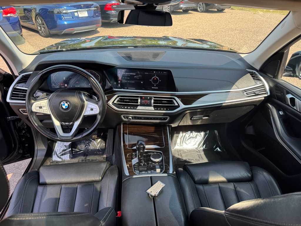 Photo 38 of this BMW X7