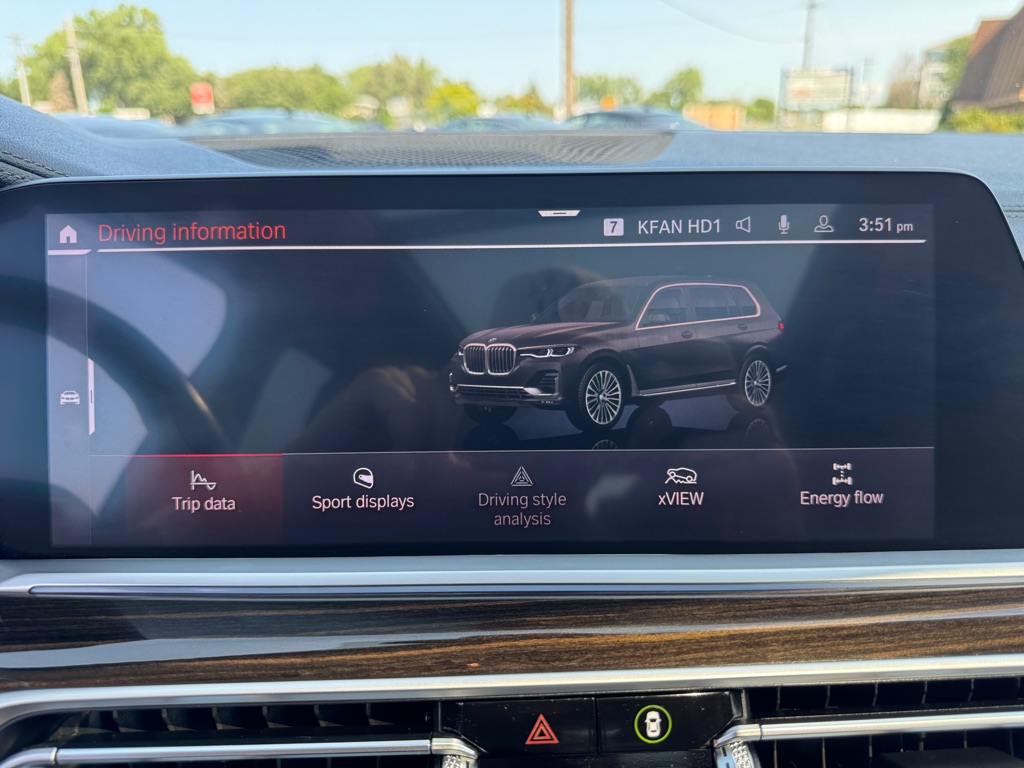 Photo 51 of this BMW X7