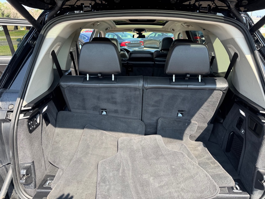 Photo 22 of this BMW X7