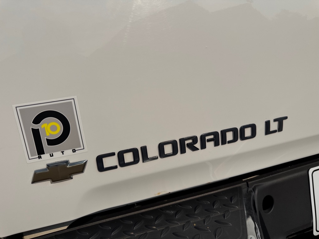 Photo 33 of this CHEVROLET COLORADO