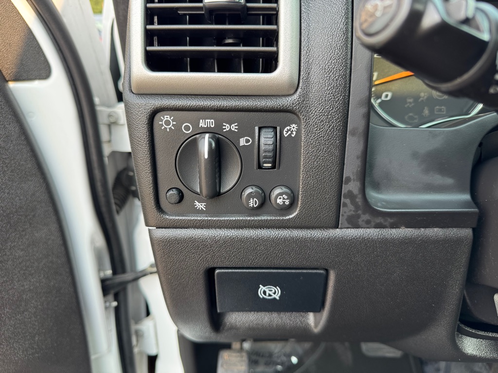Photo 31 of this CHEVROLET COLORADO