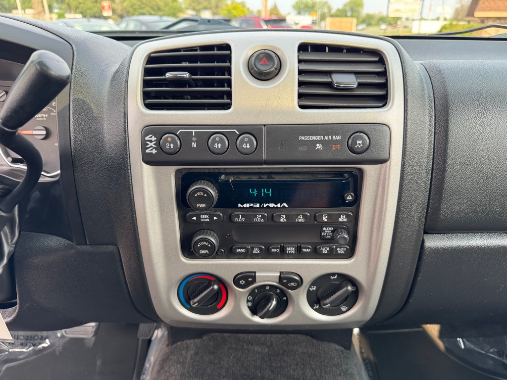 Photo 30 of this CHEVROLET COLORADO