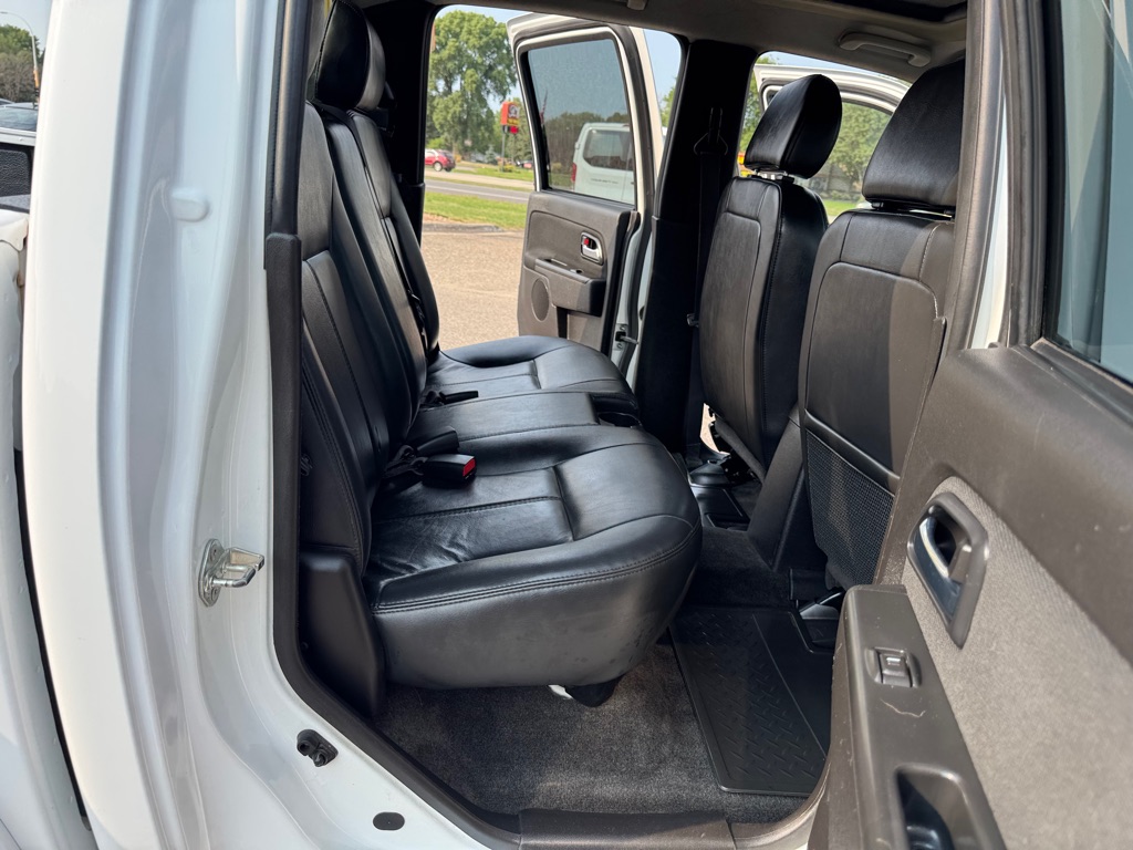 Photo 21 of this CHEVROLET COLORADO