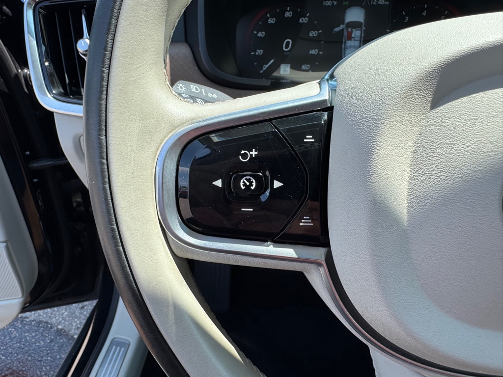 Photo 48 of this VOLVO S90