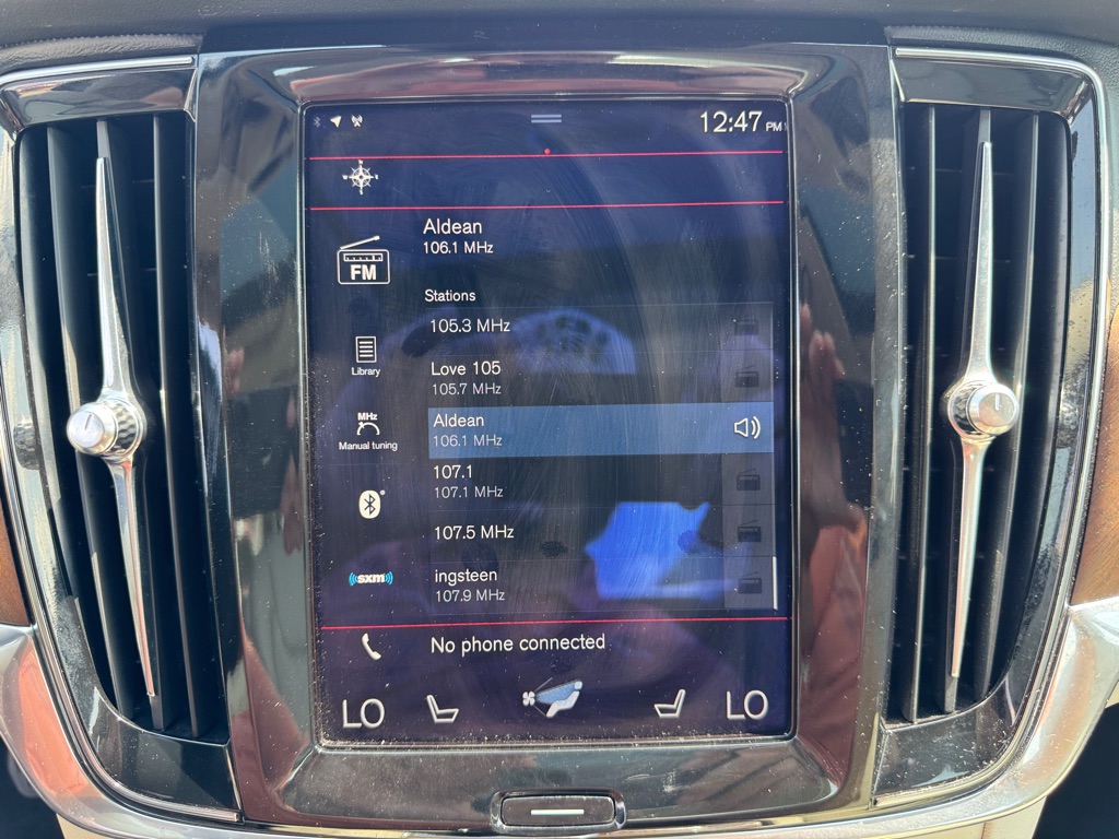 Photo 38 of this VOLVO S90
