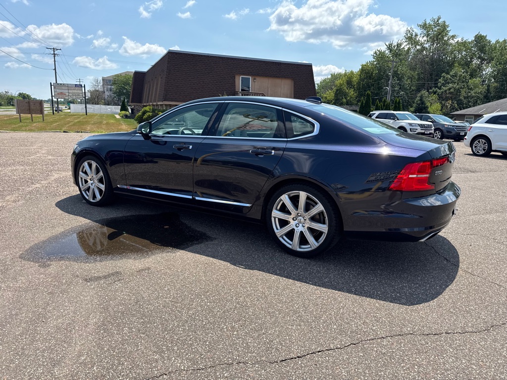 Photo 8 of this VOLVO S90