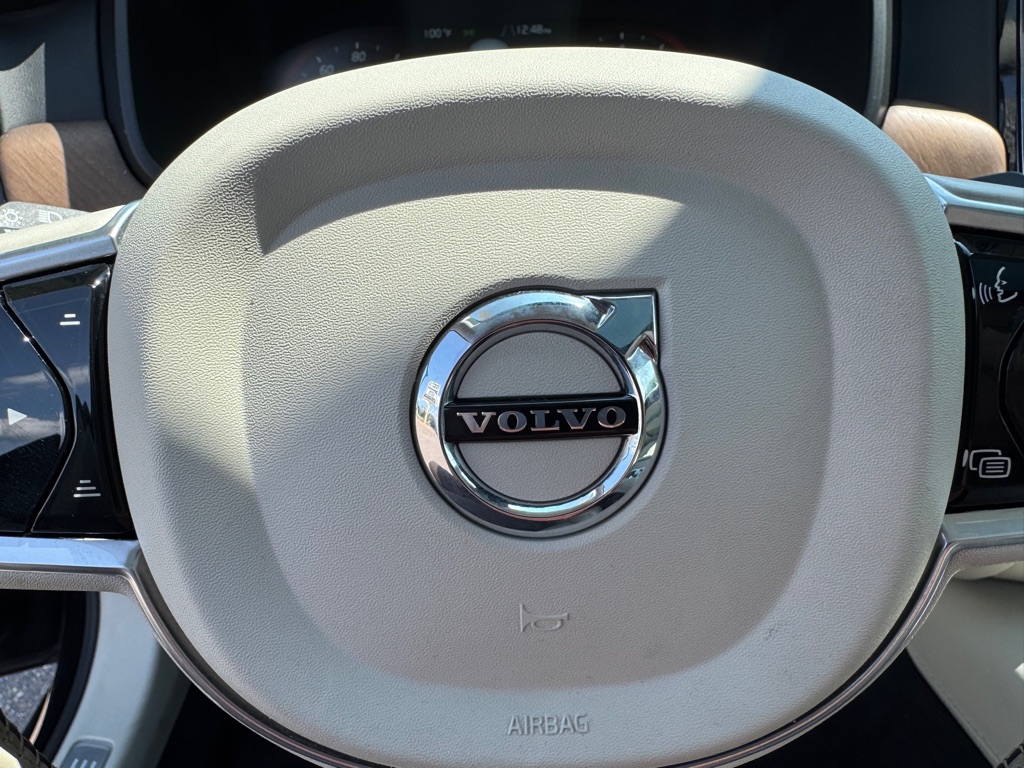Photo 49 of this VOLVO S90