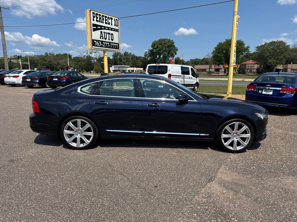 Photo 3 of this VOLVO S90