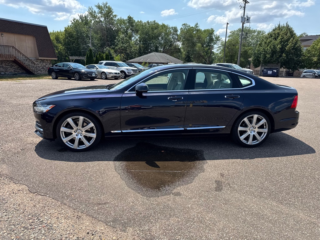 Photo 9 of this VOLVO S90