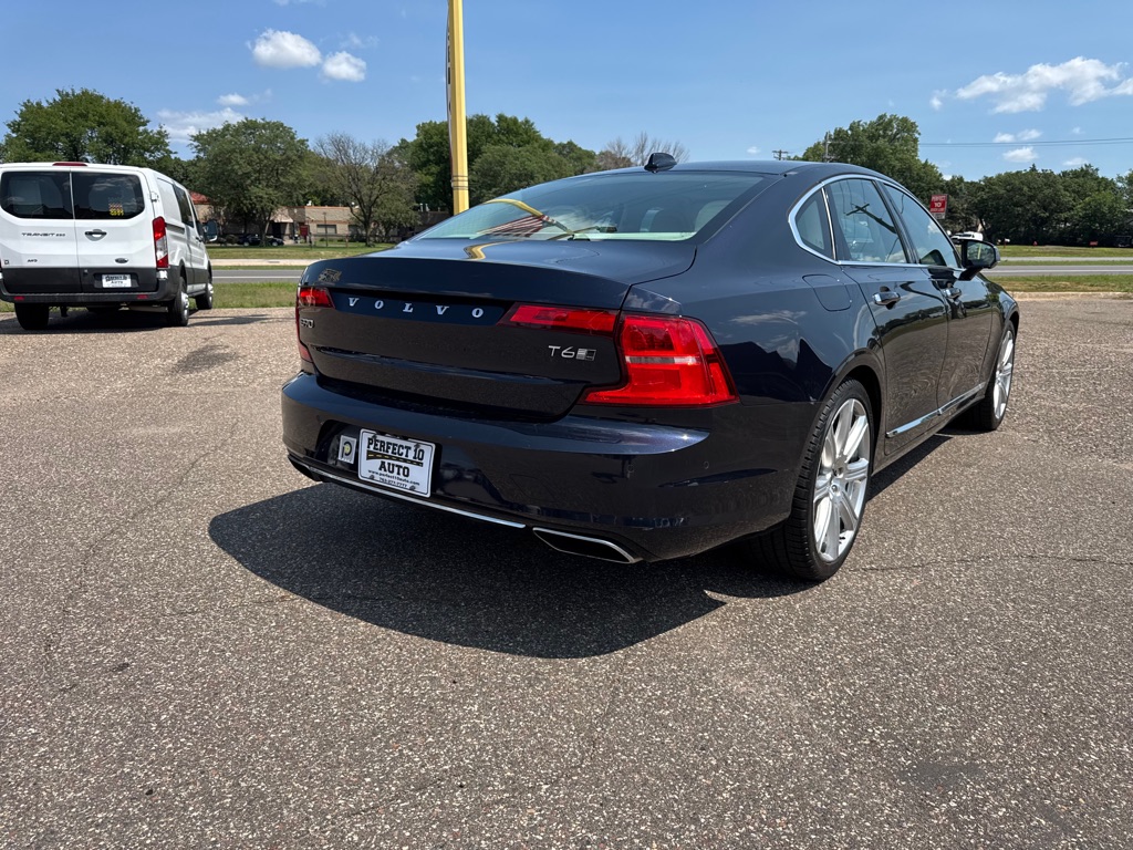 Photo 5 of this VOLVO S90
