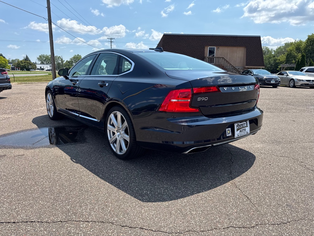 Photo 7 of this VOLVO S90