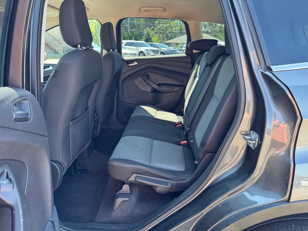 Photo 17 of this FORD ESCAPE