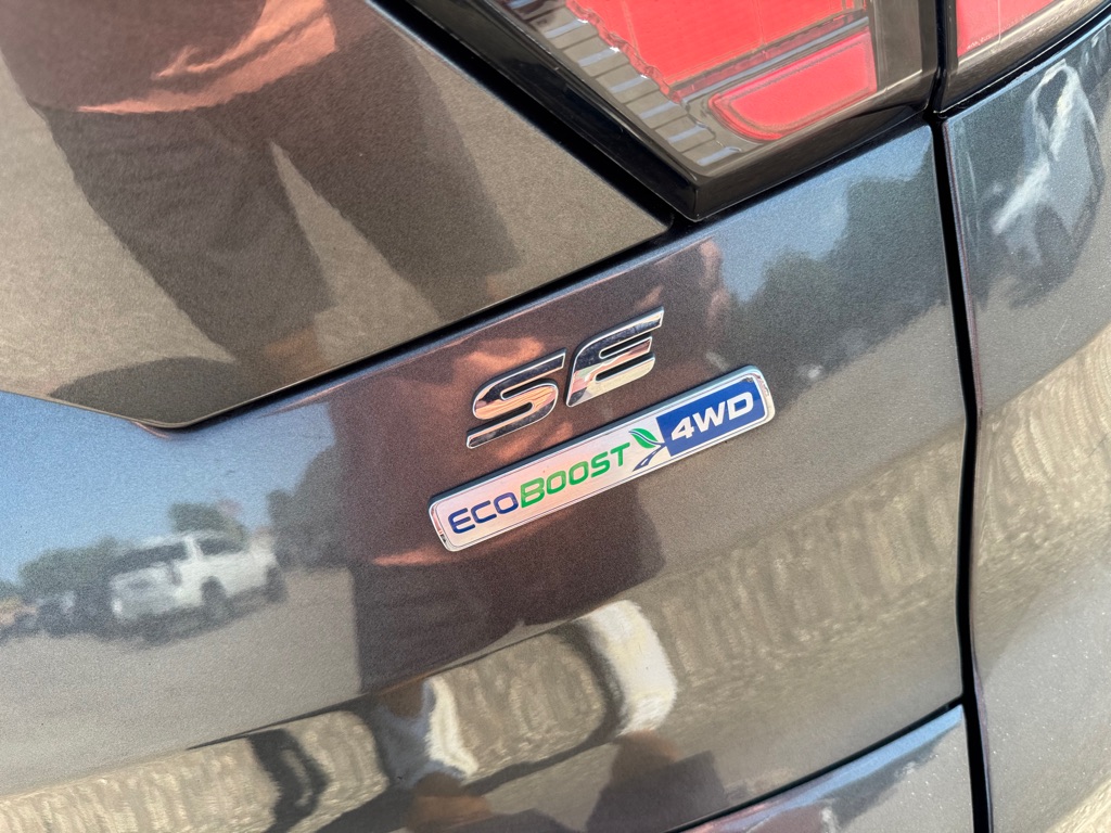 Photo 43 of this FORD ESCAPE