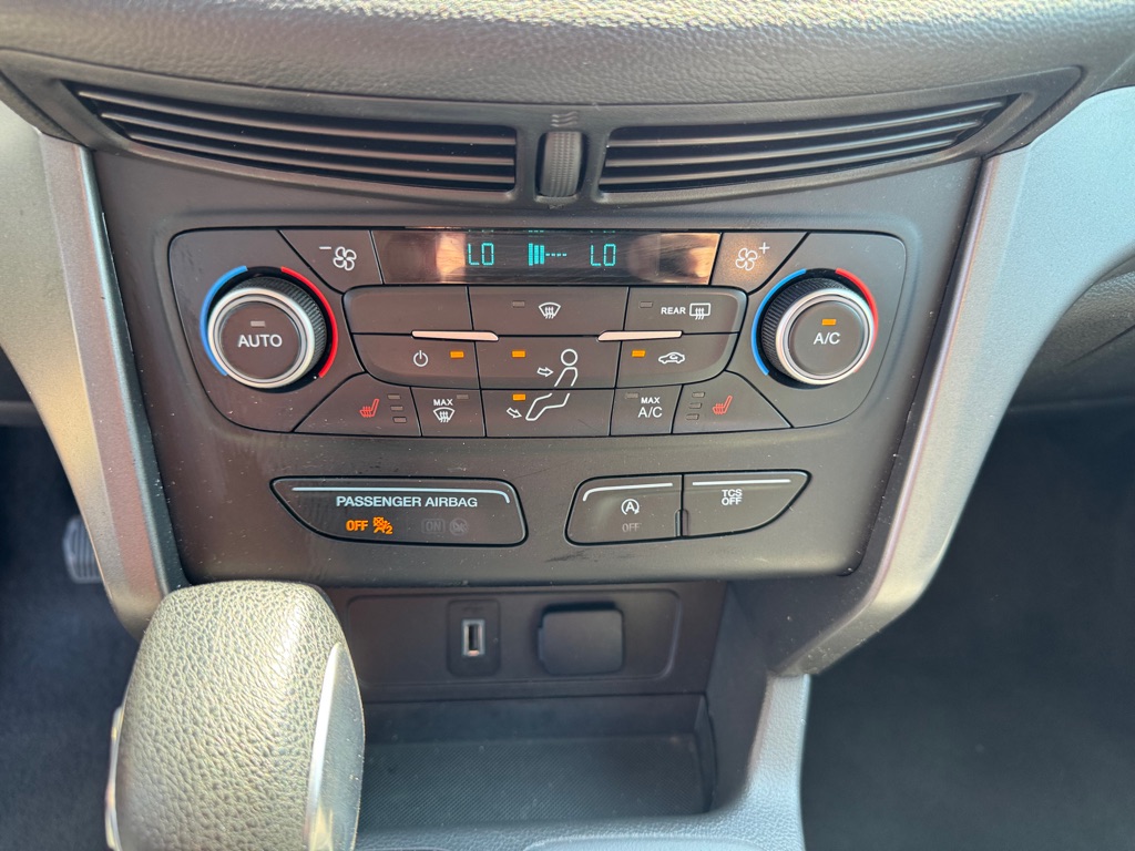 Photo 32 of this FORD ESCAPE