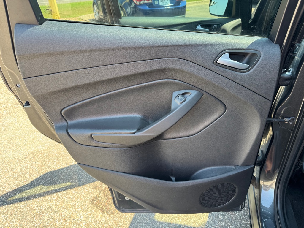 Photo 19 of this FORD ESCAPE