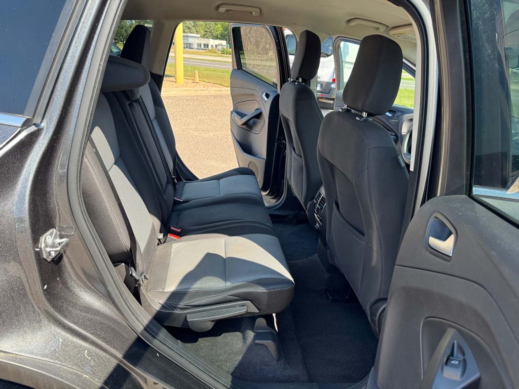 Photo 22 of this FORD ESCAPE