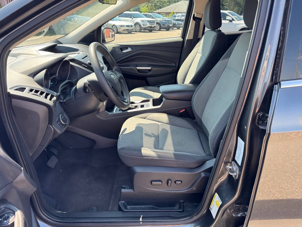 Photo 13 of this FORD ESCAPE
