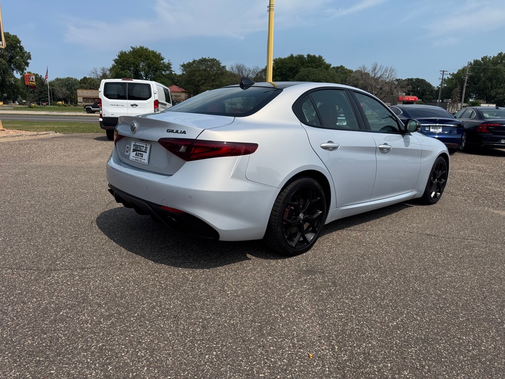 Photo 4 of this ALFA ROMEO GIULIA