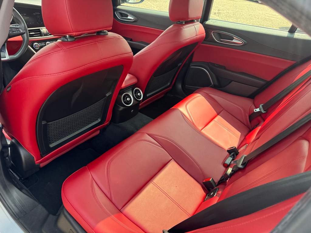Photo 18 of this ALFA ROMEO GIULIA