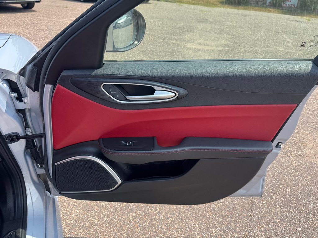 Photo 26 of this ALFA ROMEO GIULIA