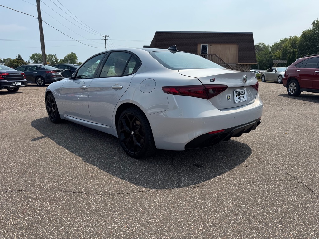 Photo 7 of this ALFA ROMEO GIULIA